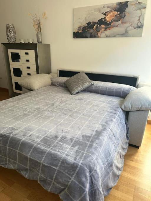 Studio 14 + Garaje Incluido. Nuevo, Elegante, Acogedor. Haro Bagian luar foto